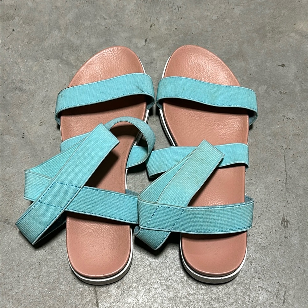 ankle strap sandals with their low-profile styling + dreamy mint color‎ / Size 6